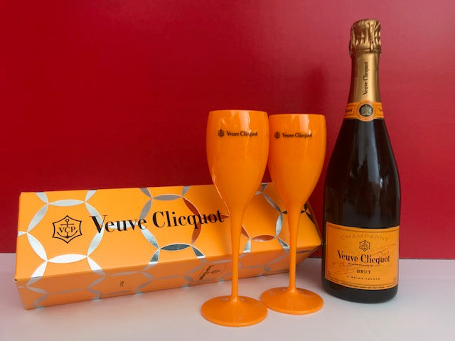Veuve Clicquot Yellow Label (Brut) 75cl Champagne + 2 drinking flutes